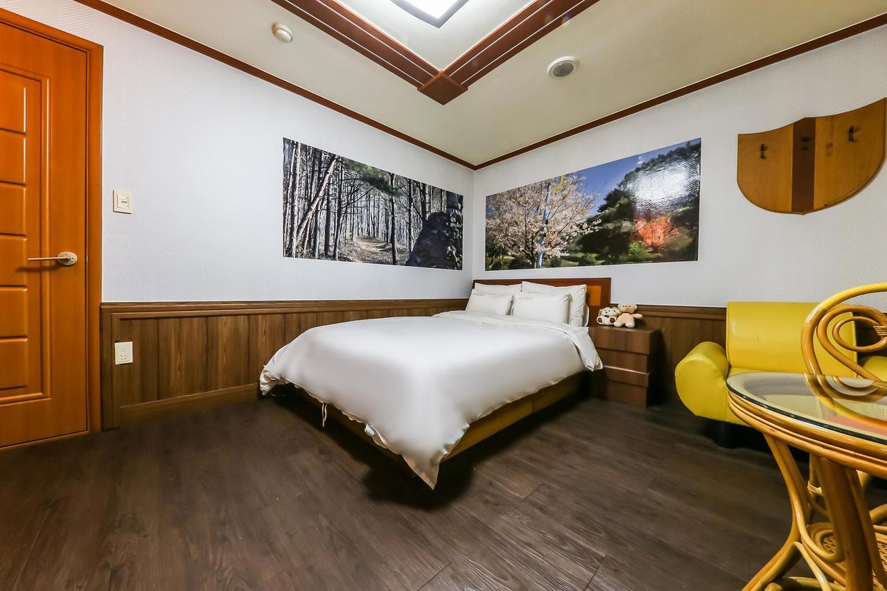 Pine Motel Boryeong Exterior photo