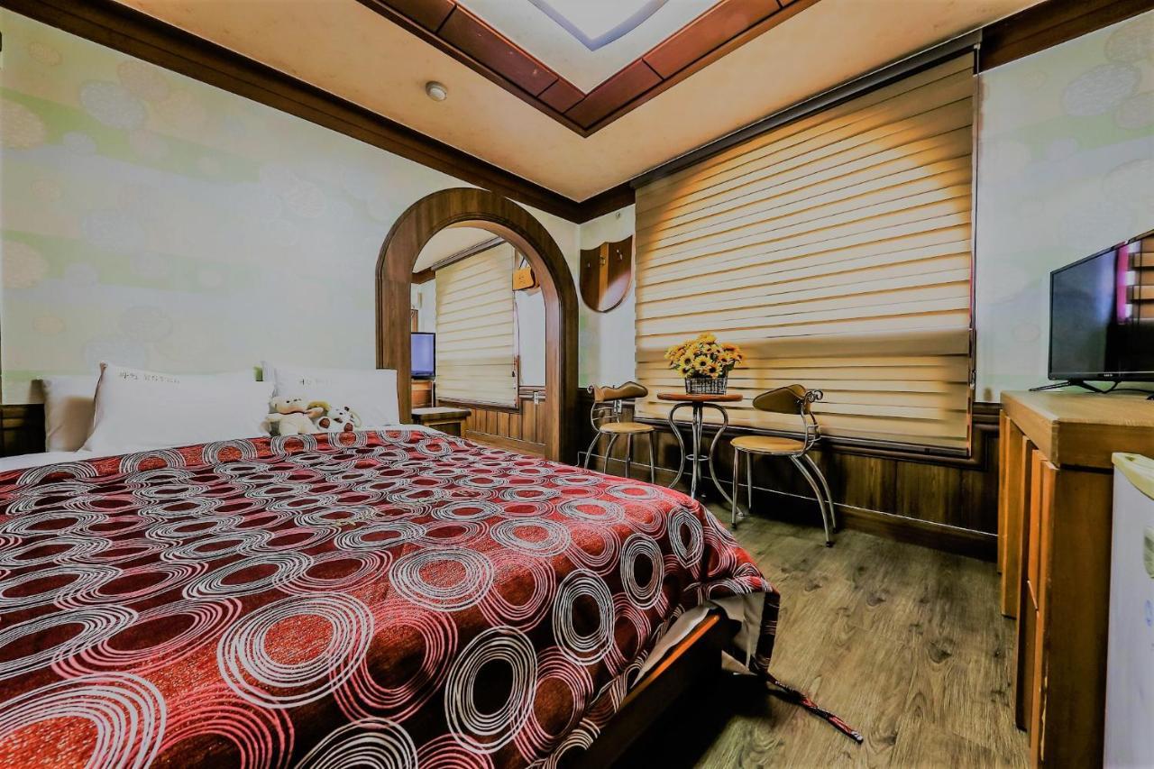 Pine Motel Boryeong Exterior photo